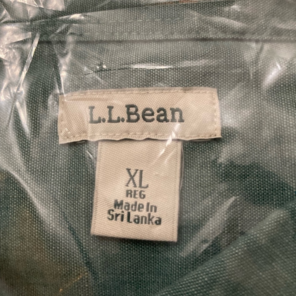 L.L. Bean Green Button Up Shirt Relaxed Fit Classic Quality New England NWOT - Picture 7 of 10